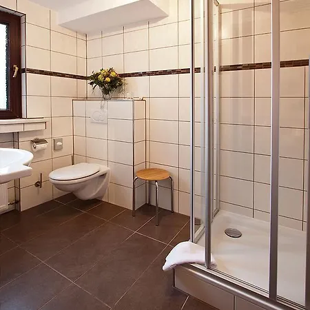 May-hof Hotel 3*